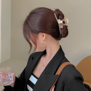 奶咖色愛心抓夾優雅發夾后腦勺氣質鯊魚夾女網紅發卡夾子頭飾
