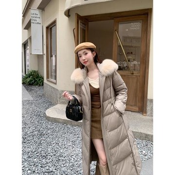 2024年冬季長款連帽過膝鵝絨服脫卸狐貍毛領收腰防寒服皮草外套女