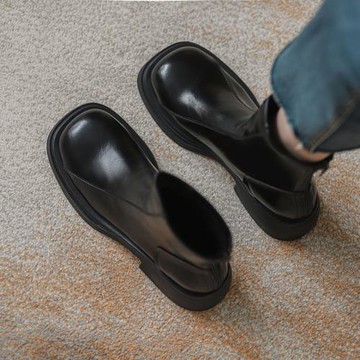 黑色短靴女馬丁靴女款2025新款秋季真皮方頭軟皮超火厚底切爾西靴