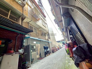 瑞祥學區邊間4套房美透天｜高雄市前鎮區隆興街