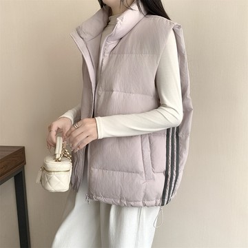 💕甜心大尺碼💕大尺碼上衣 2025秋冬設計感洋氣立領無袖坎肩棉服馬甲外套女三條杠背心馬夾潮