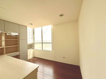 雙鐵共構3分鐘｜中山醫大旁大坪數四房平車｜現況空屋｜台中市南區文心南路