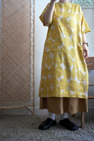 金絲雀黃點長版洋裝