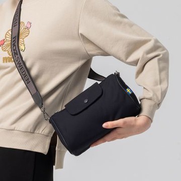 moz瑞典 駝鹿 防潑水 雲朵 圓筒包(黑)M