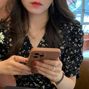 2022春夏季新款冷淡風高級感赫本法式茶歇溫柔碎花連衣裙子女超仙