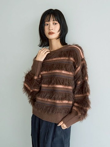 蓬鬆毛料橫條紋落肩設計針織上衣(07001079300) - YECCA VECCA