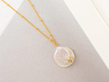 Edith & Jaz • 淡水珍珠鋯石頸鏈(金色)