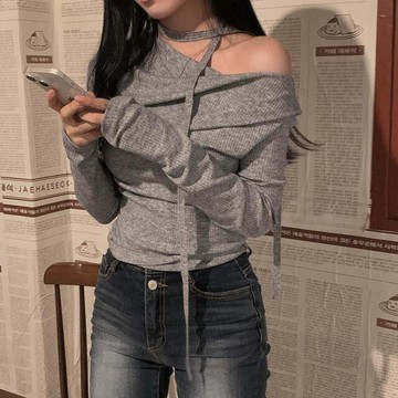 ˏˋ 𝐻𝑒𝑦 𝑆𝑝𝑟𝑖𝑛𝑔 - ̗̀ 🌷⛅️ ̖́‎韓國chic新款復古設計感露肩長袖T恤 女生上衣