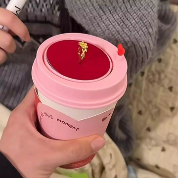 免運🔥奶茶蓋翻轉戒指盒 翻倒的奶茶杯 創意求婚道具 告白禮物 交換禮物 送禮首選 告白神器 情人節禮物包裝盒奶茶戒指盒