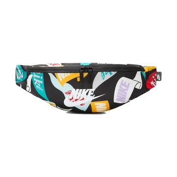 Nike 腰包 Heritage 運動腰包 休閒腰包 側背包 斜背包 隨身包 雙拉鍊 滿版 印花 HJ8368-010