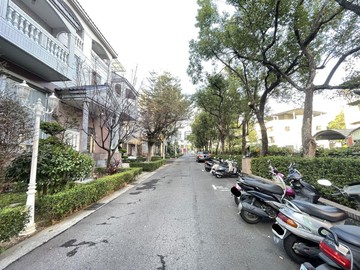 專任大面寬角間擁翠別墅/預留增設電梯空間｜台中市北屯區東山路一段