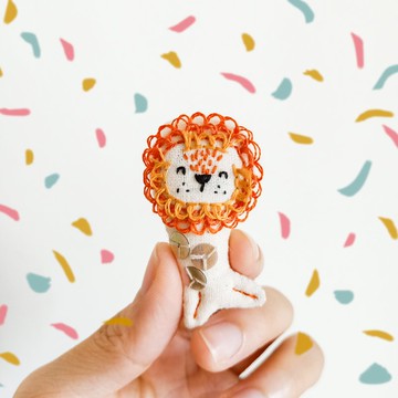 魚尾獅胸針 Merlion mini brooch pin