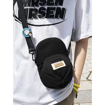 斜挎包男休閑潮酷單肩小挎包女街頭個性潮流帽子包男士小包手機包