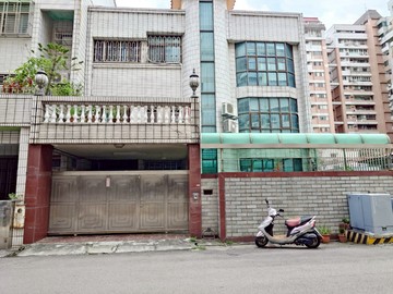 五期市政中心捷運大地坪大面寬稀有透天｜台中市南屯區大英街