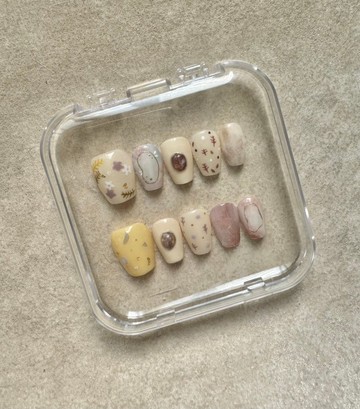 春天來了。穿戴甲