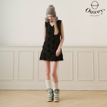 OUWEY歐薇 優雅立體工藝花卉A字短洋裝(黑；S-L)