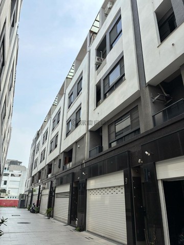 慈惠公園~大灣國中 面寬6米綠建築時尚雙車墅｜高雄市仁武區慈勇三街