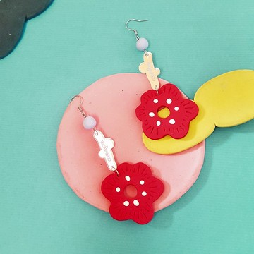 偶數花朵系列 耳環 - 壓克力 垂墜 花朵 紅花 ( 耳針 / 耳夾 )