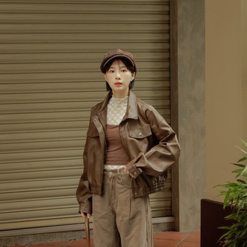 QUEENSHOP_S 女裝 雙口袋廓型短版皮革外套-咖啡 現+預 【02060132】