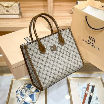 香港中年女包媽媽包2025新款包包大容量真皮單肩托特包手提斜挎包