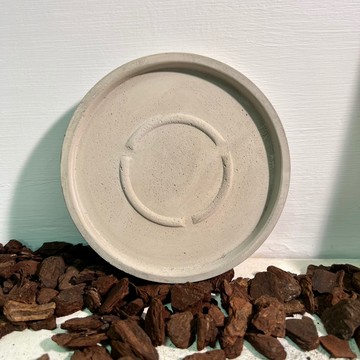 圓形水泥手作底盤｜斑啾植選│水泥底盤│植物底盤│多肉托盤│水泥盆│清水模│工業風│鹿角蕨｜觀葉植物│婚禮小物│盆栽