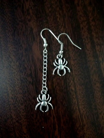 幻影蜘蛛耳環 不對稱銀蜘蛛耳環 Emo 風格萬聖節