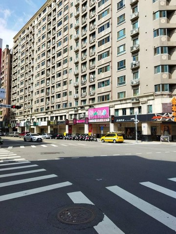 寶佳麗｜正五期｜大墩路店面｜地點好棒棒｜台中市南屯區大墩路