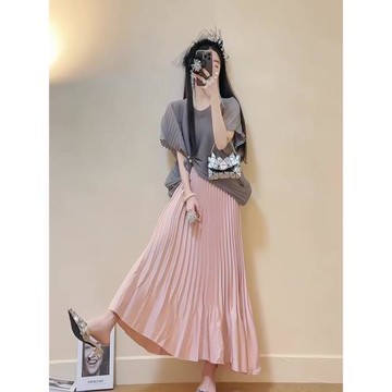 三宅今年流行的漂亮半身裙子套裝女高級感小洋裝兩件套連衣裙秋季