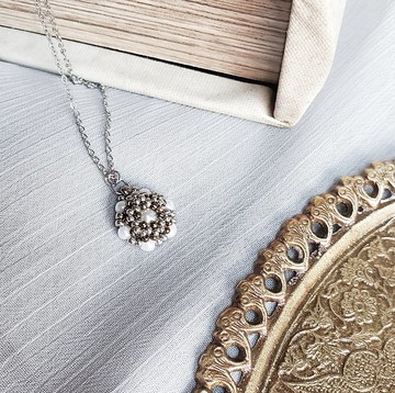 六角花飾珍珠項鍊