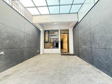 仁武稀有全新完工+大地坪車庫別墅｜高雄市仁武區安樂一街