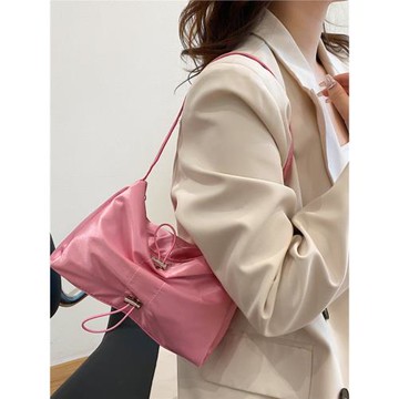 小眾女東大門網紅同款褶皺單肩包蝴蝶結設計抽繩高級感辣妹腋下包