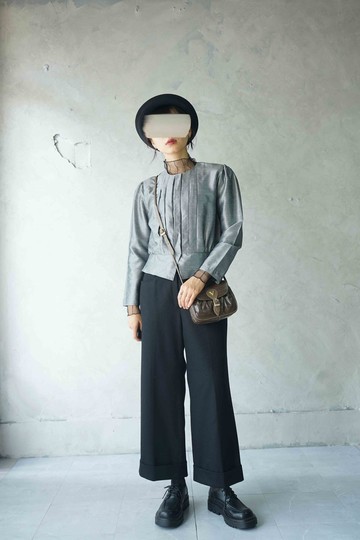 尋寶古著-金屬感銀灰色打褶短版復古圓領襯衫