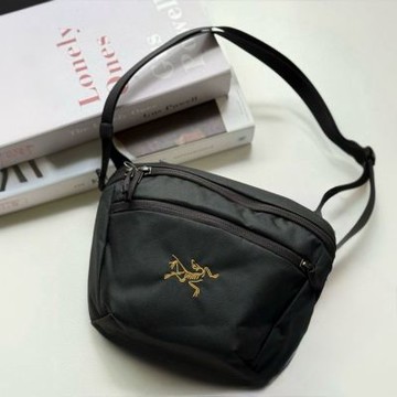 Arcteryx 始祖鳥 Mantis 2 Waist Pack 2L 斜背包 胸包