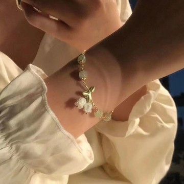 ✨壹灣出貨✨新中式鈴蘭花串珠手鏈閨蜜漢服手串時尚複古國潮手飾送女友禮物 BLIC