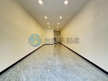 鼎力商圈鼎力路上 整棟翻新鈔賺錢電梯店面｜高雄市三民區鼎力路