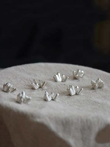 迷你晶簇純銀耳釘 原創手工925銀水晶柱原石造型素銀耳飾