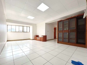 (獨家極品)新中元年高樓視野採光４房+休旅車位｜台中市潭子區中山路一段