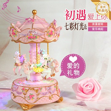 【旋轉彩燈】音樂盒 八音盒 生日禮物 聖誕禮物 情人節禮物 女生禮物 創意禮物 旋轉木馬造型 七彩燈光 浪漫氛圍 送禮佳品
