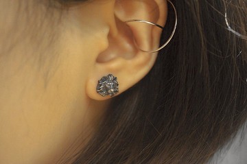 925 純銀獅子耳環 (蝕黑) - 手作( MW E1029)