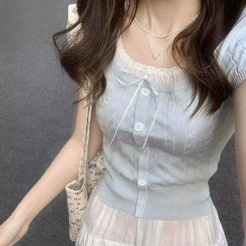 高回購好評王🏆町娜藍色蕾絲假兩件針織短袖t恤女夏韓系正肩修身短款設計感8Z4U