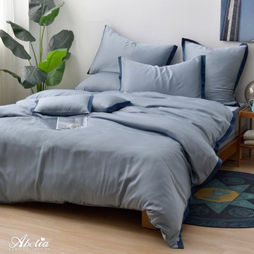 【Great Living格蕾寢飾】英國Abelia 青春飛揚 加大天絲拼接四件式防蹣抗菌吸濕排汗兩用被床包組-藍色