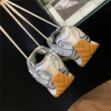 情侶巴黎王一博周雨彤同款網紅輕便老爹鞋超火2025新款休閑運動鞋