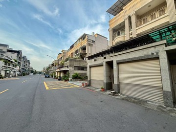陸軍官校15米路車墅｜高雄市鳳山區誠愛路