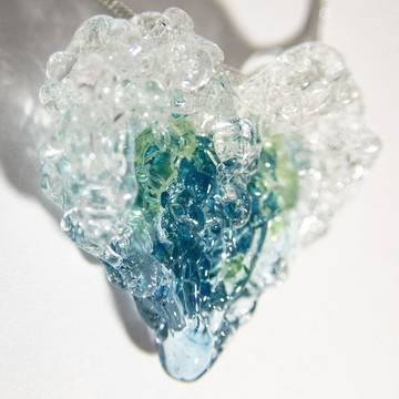 海浪造型吹製玻璃心形吊墜