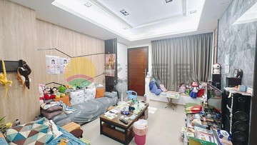親友件專任靜宜商圈邊間可停3車大地坪美別墅｜台中市沙鹿區福成路