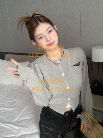 設計感小眾灰色針織衫 秋季女裝慵懶風短款上衣開衫外套【雲木雜貨】