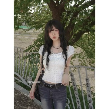 𝙃𝐞𝐲𝐦𝐚𝐧𝐲｜可以拉一字領.ᐟ.ᐟ純欲感拉滿🌷歐膩小碎花綁帶上衣 綁帶上衣 露肩上衣 韓系上衣 歐膩穿搭 韓系 顯瘦