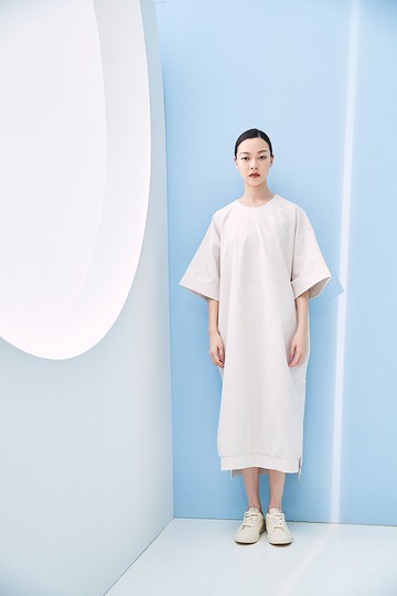 短袖側開岔洋裝