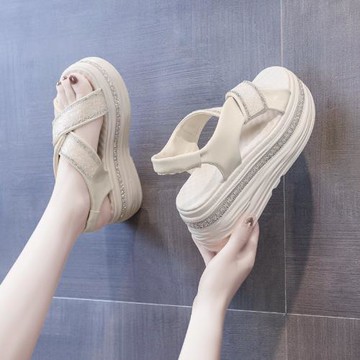 潮牌增高厚底涼鞋女爆款2024夏季新款網紅水鉆坡跟松糕運動羅馬鞋