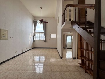 東區旁邊一點點｜4房上層車位｜比看到的更大間｜台南市仁德區中山路